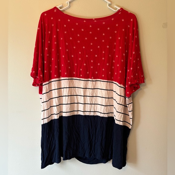Maurice’s Women's Red and Navy Star Color Block Patriotic Top, Size 3X - Picture 3 of 3